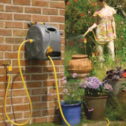 Hozelock 2 In 1 Wall-mounted Hose Pipe Set (L)25m -Garden Tool Store hozelock 2 in 1 wall mounted hose pipe set l 25m5010646042635 01i bq