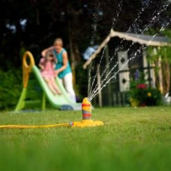 Hozelock Pro Oscillating Rotary Sprinkler -Garden Tool Store hozelock pro oscillating rotary sprinkler5010646042819 04bq