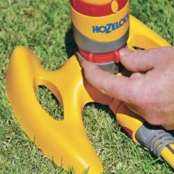 Hozelock Pro Oscillating Rotary Sprinkler -Garden Tool Store hozelock pro oscillating rotary sprinkler5010646042819 06bq